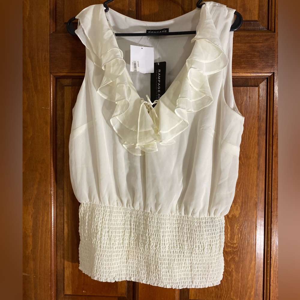 Rampage NWOT HI-LO Shirt w/gold studs on shoulders